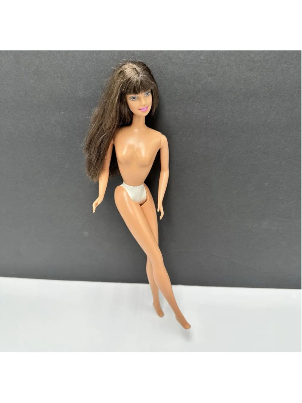 VTG Barbie Teresa Doll 1990’s Twist and Turn Mattel Bangs Brunette Nude
